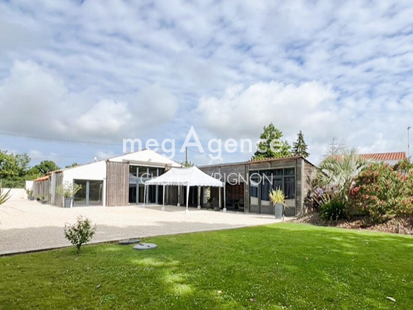 Immeuble à vendre - 5 pièces - 520m2 - Les Sables-D'olonne (85180)