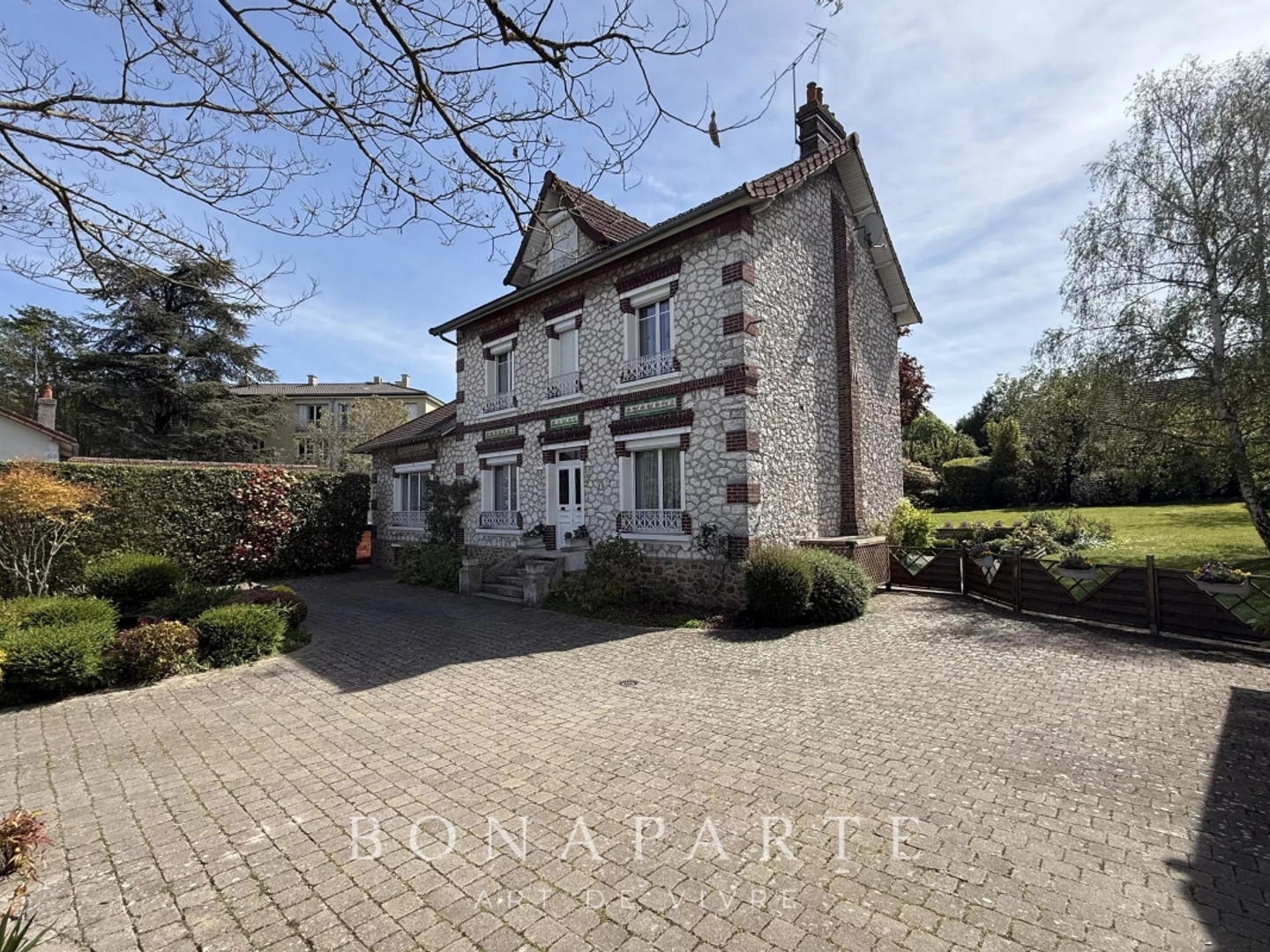 Maison à vendre - 8 pièces - 481m2 - Bonnières-Sur-Seine (78270)