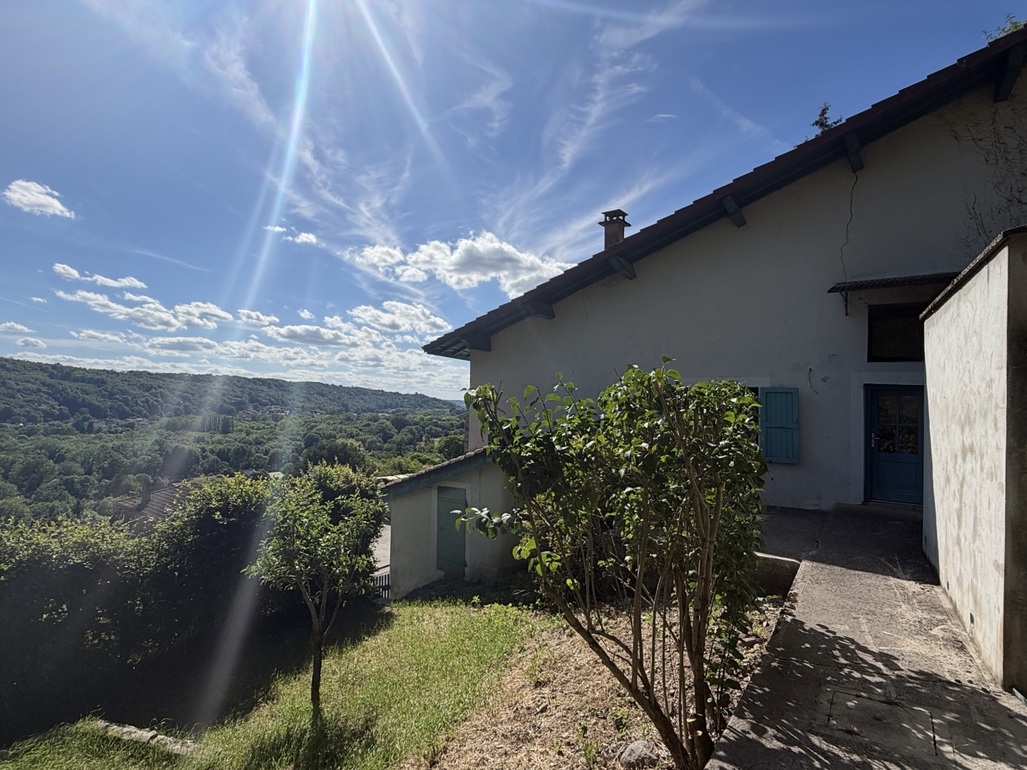 Maison à vendre - 3 pièces - 71m2 - Ambérieu-En-Bugey (01500)