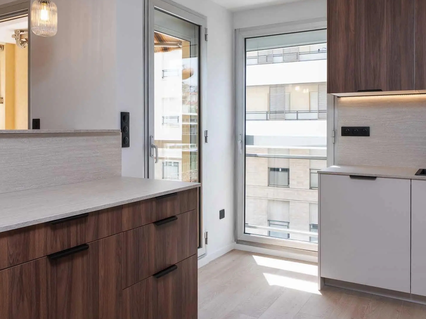 Parking / garage / box à vendre - 77m2 - Nice (06000)