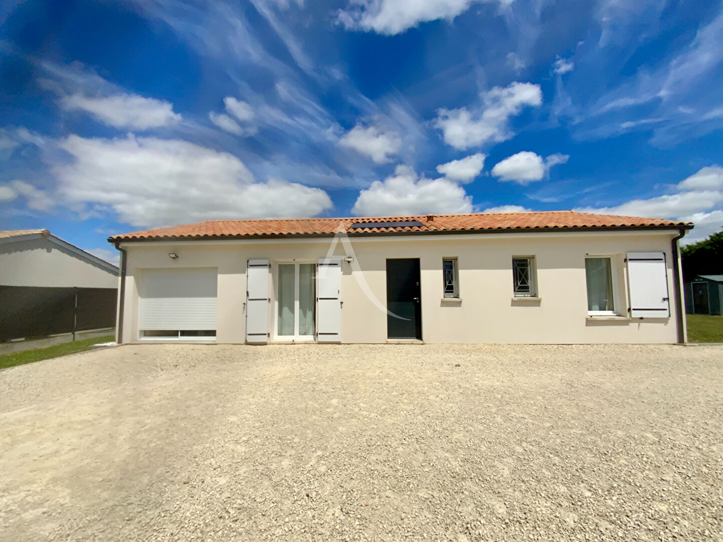 Maison à vendre - 5 pièces - 105m2 - Allas-Champagne (17500)