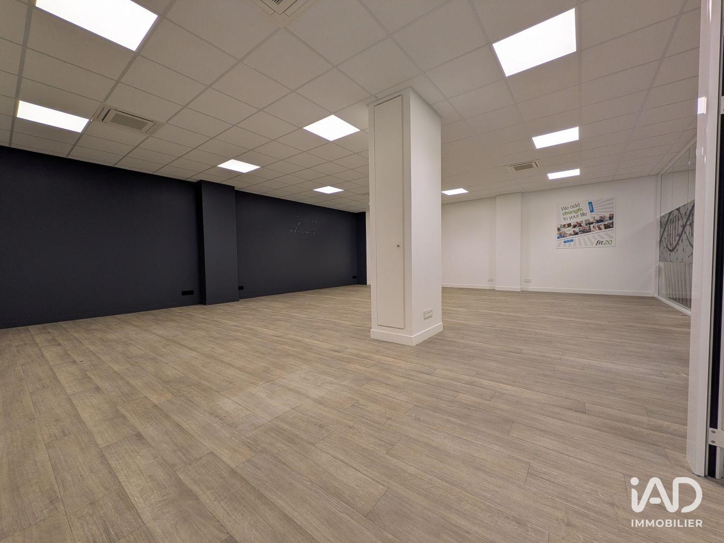 Magasin à vendre - 250m2 - Bailly-Romainvill... (77700)