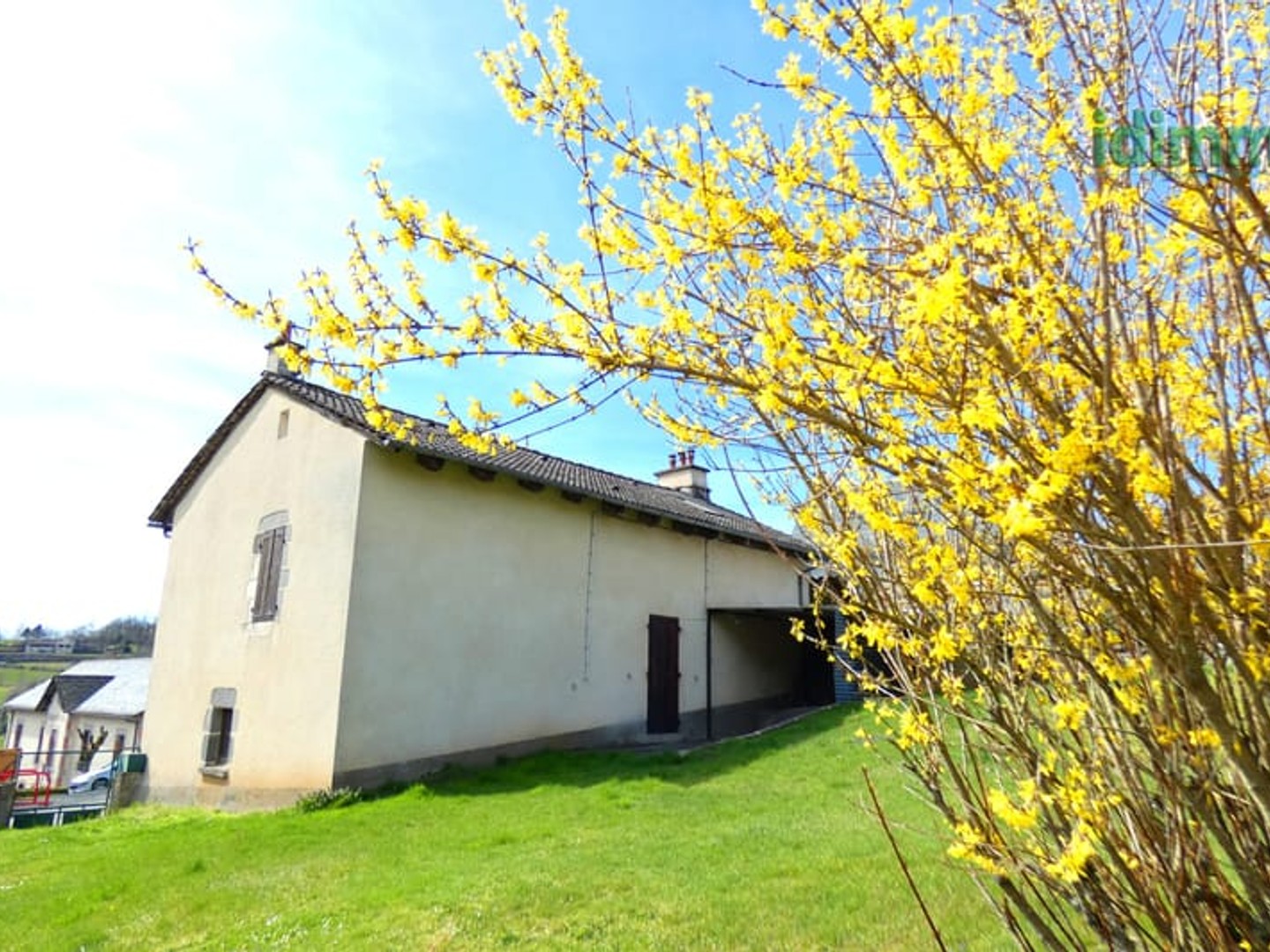 MAISON AUVERGNATE EN PIERRE
