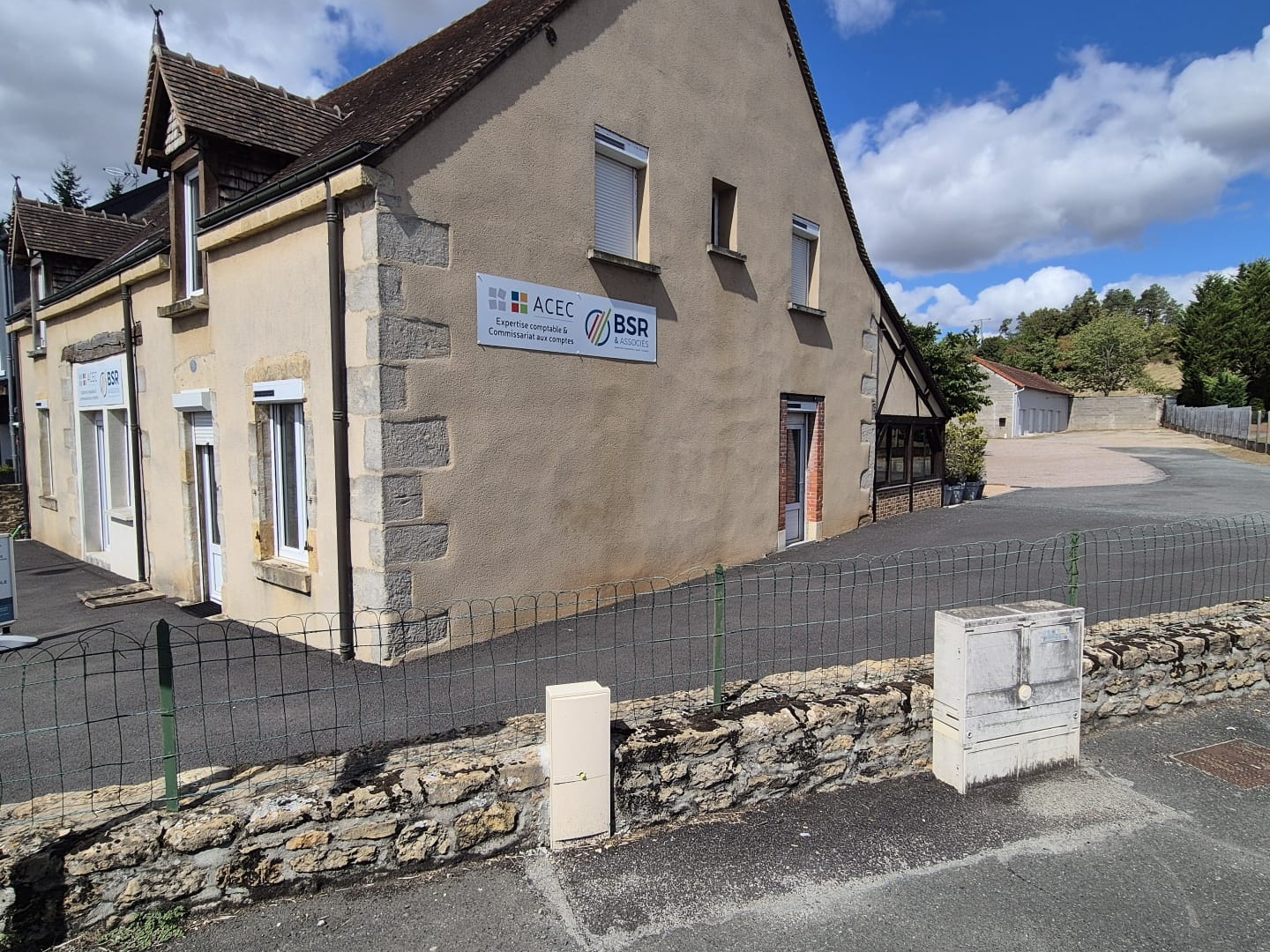 Maison à vendre - 9 pièces - 240m2 - La Châtre (36400)