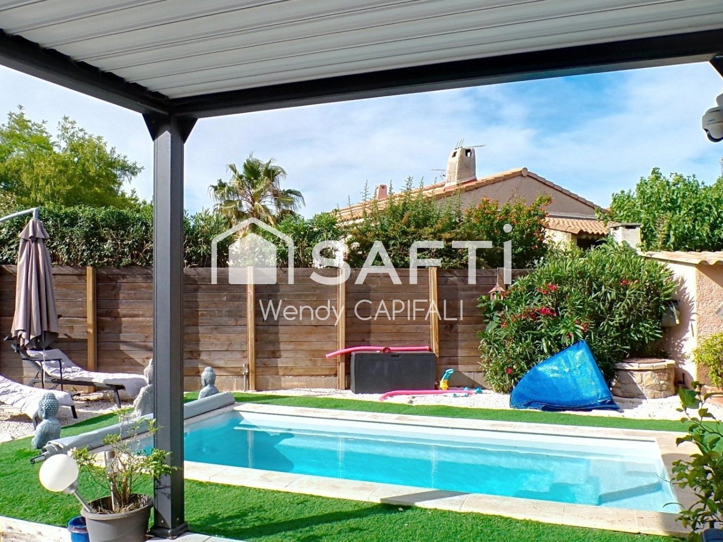 Maison plain pied, piscine, très bon état