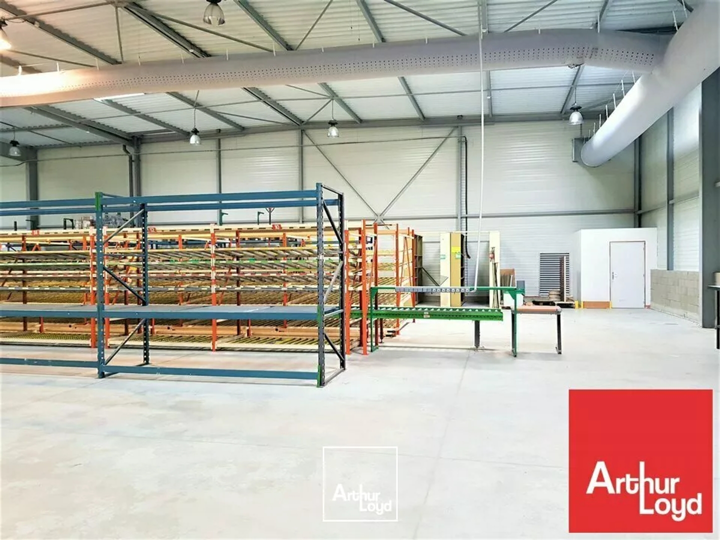 Locaux à vendre - 535m2 - Chasseneuil-Du-Po... (86360)