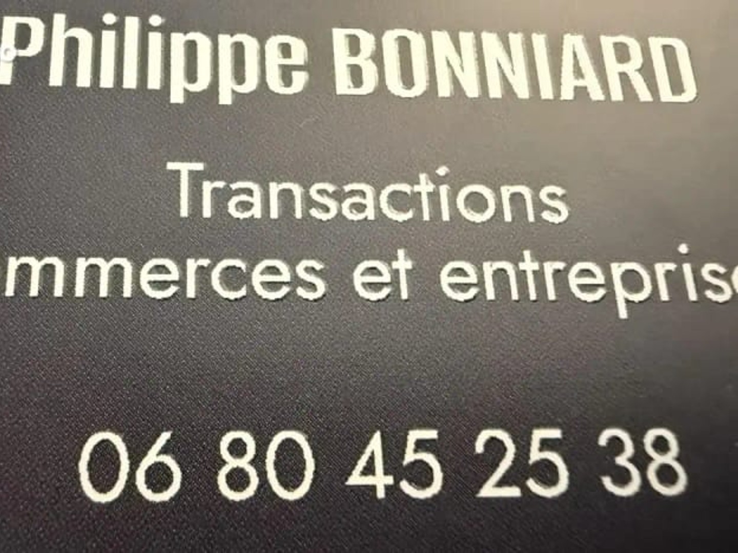 Local 77 m²