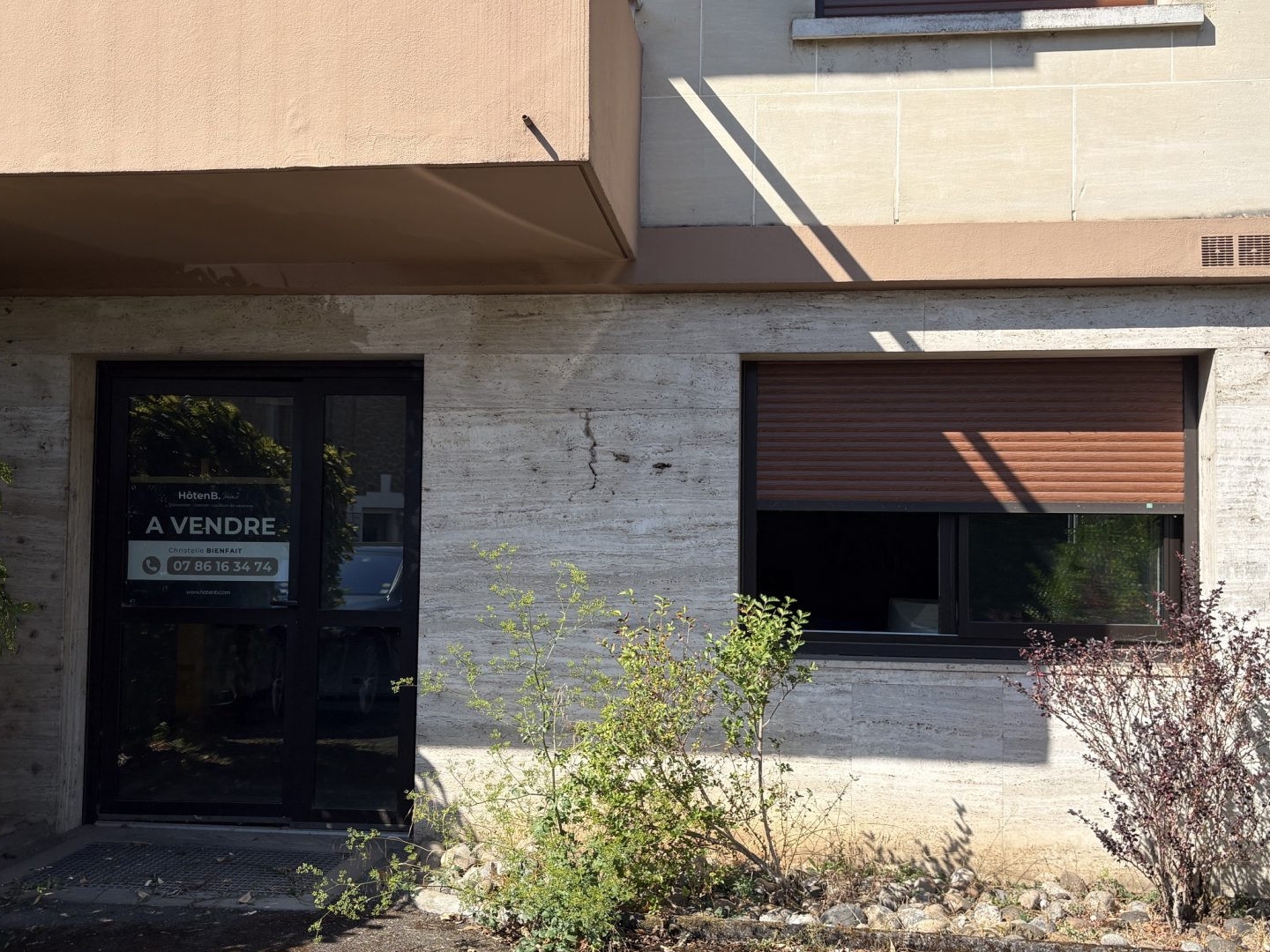 Local professionnel 127 m²