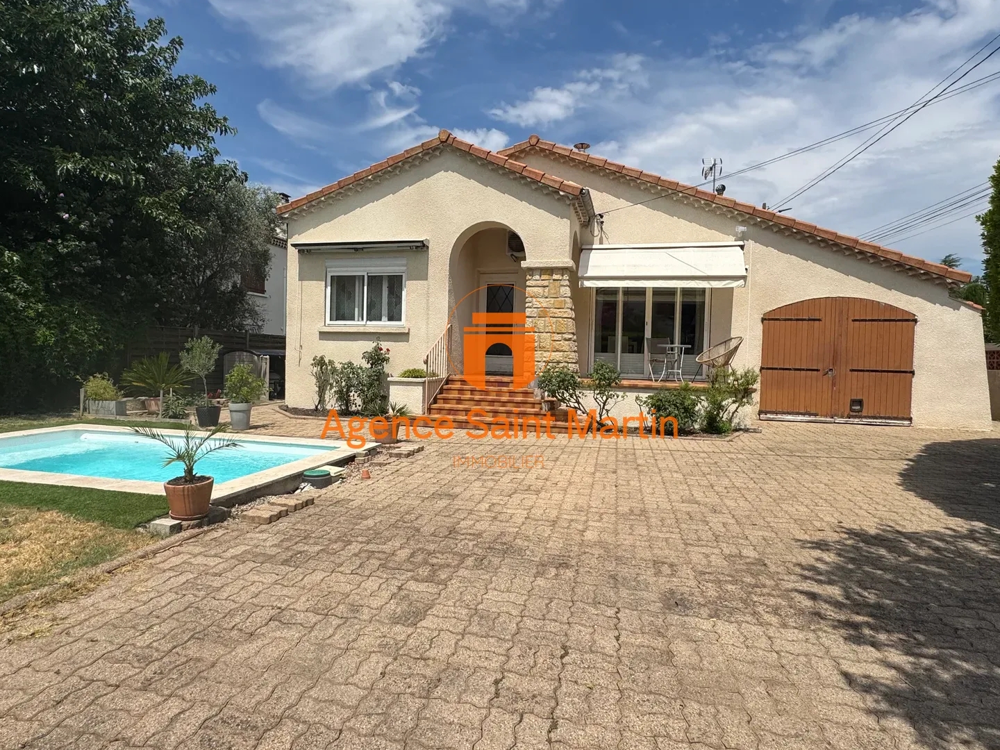 Maison de plain-pied avec Studio Indépendant, Piscine et Panneaux Photovoltaïques  Quartier Les Al