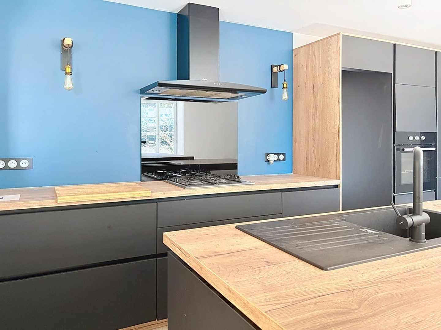 Maison à vendre - 4 pièces - 144m2 - La Grève-Sur-Mignon (17170)