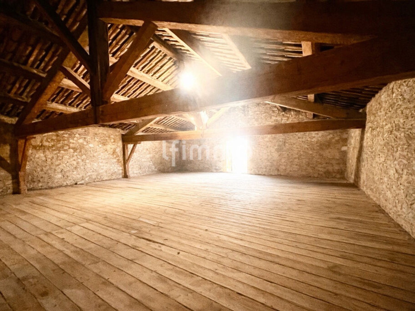 À Vinassan, découvrez une remise viticole au fort potentiel