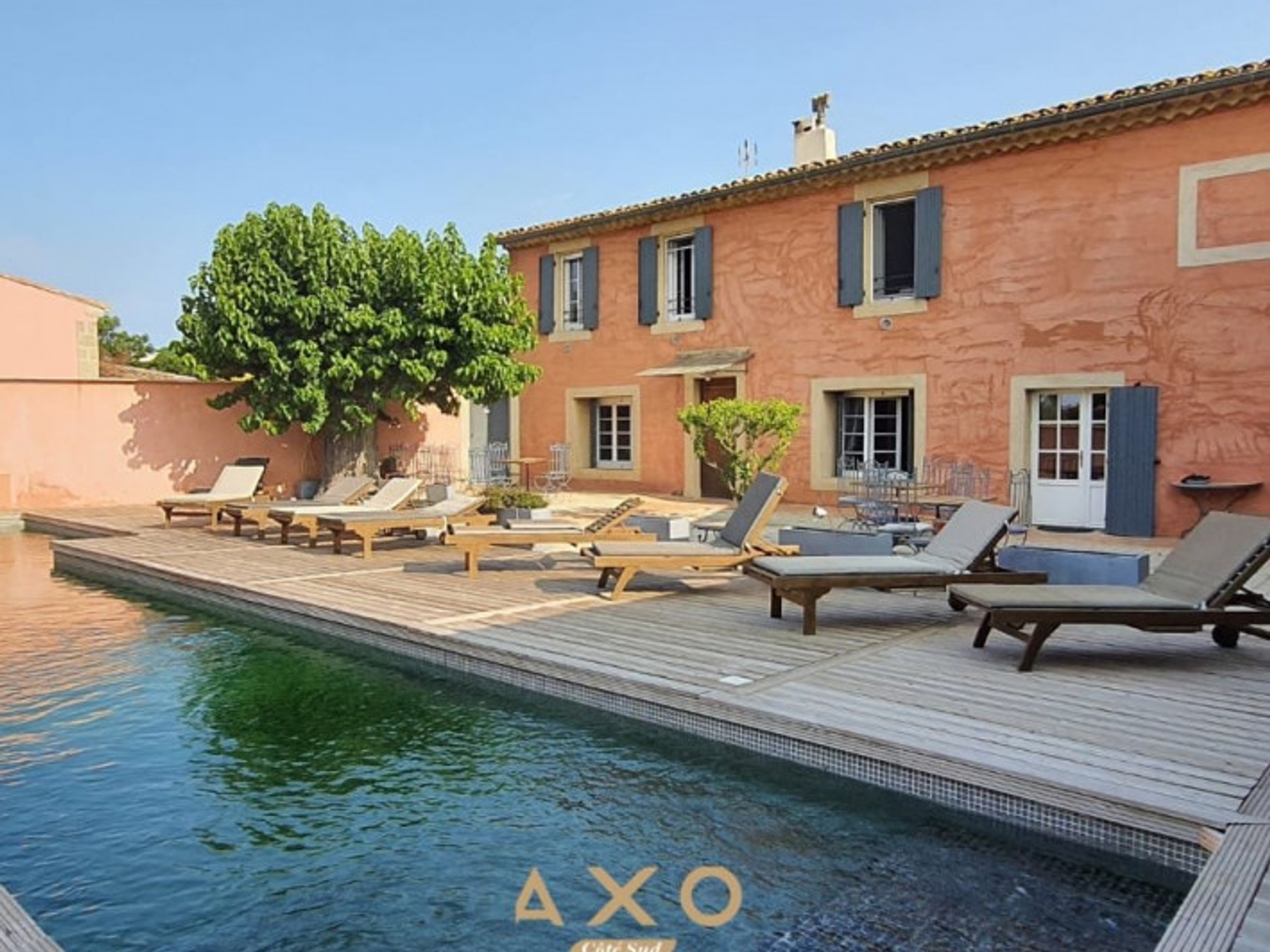 Mas provençal 14 pièces 1000 m²