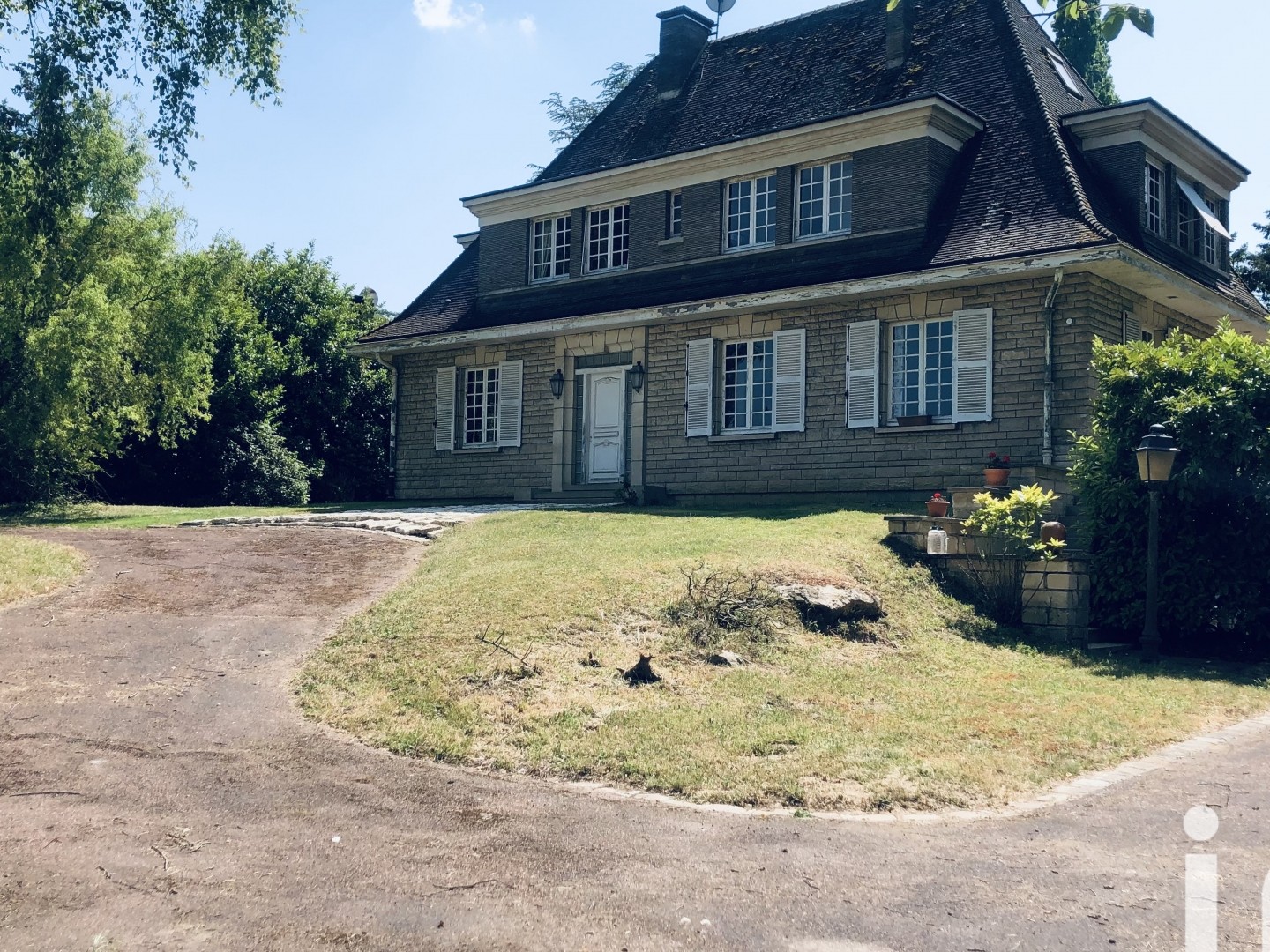 Maison 10 pièces 238 m²