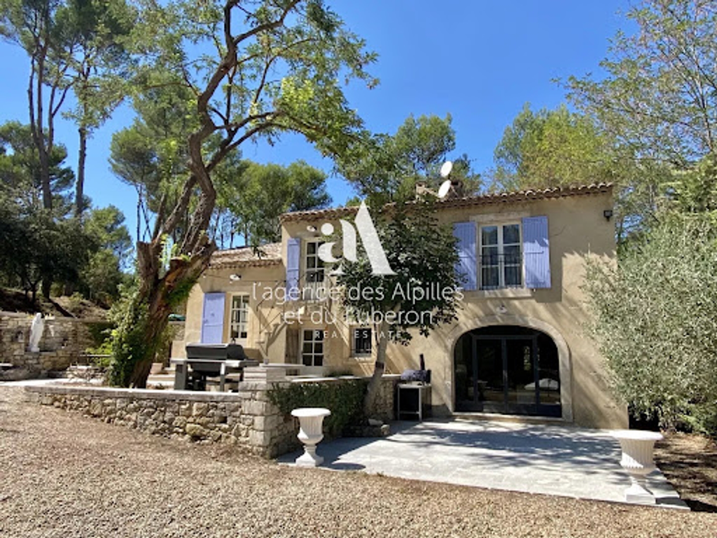 Maison à vendre - 7 pièces - 208m2 - Oppède (84580)