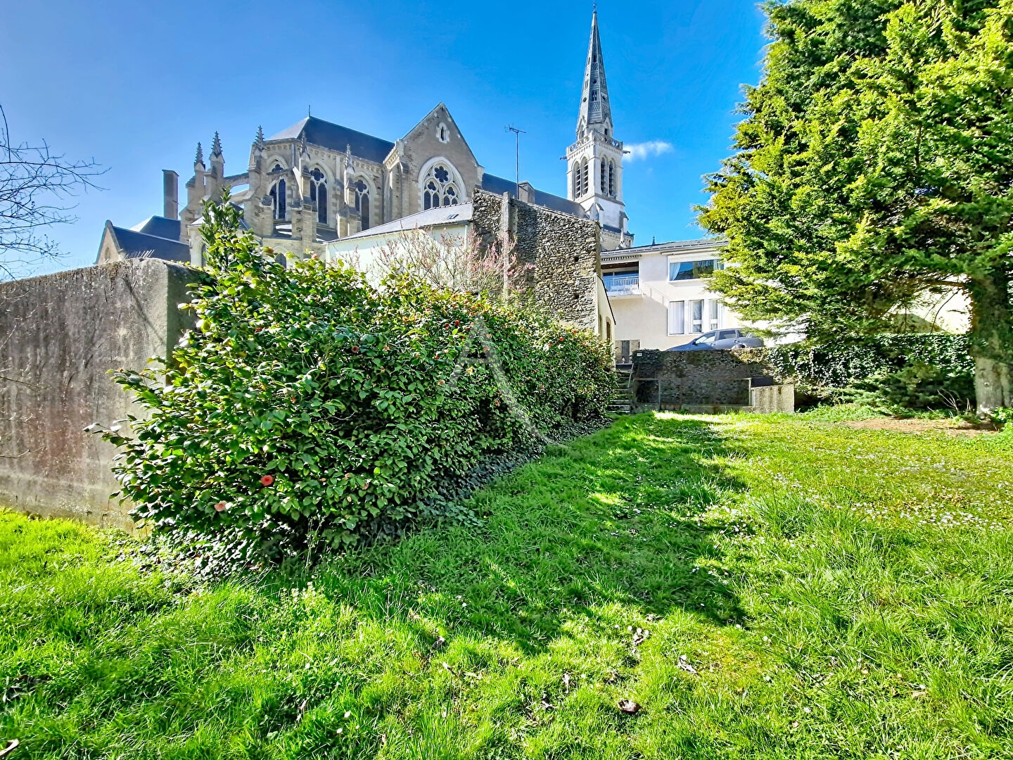 Immeuble à vendre - 8 pièces - 1011m2 - Lys-Haut-Layon (49310)
