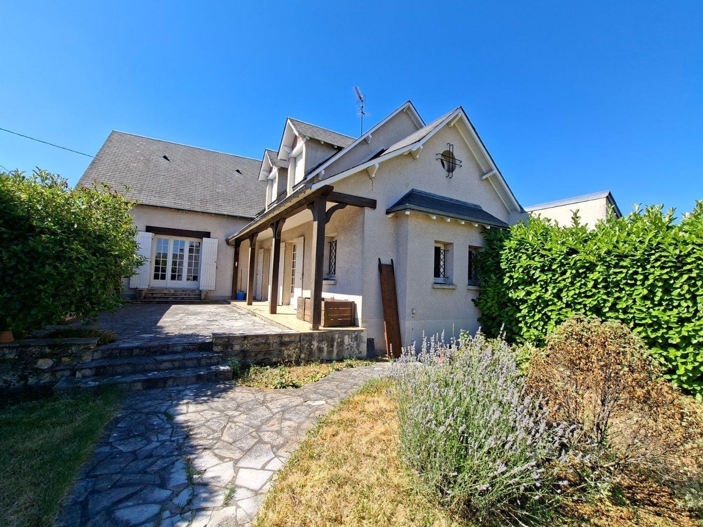 Maison à vendre - 7 pièces - 197m2 - Bourges (18000)