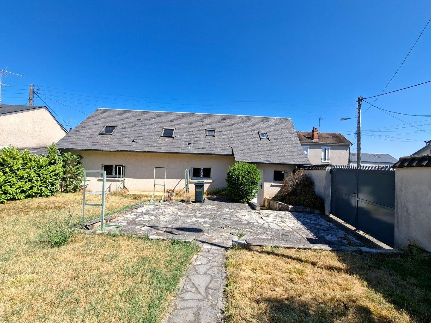 Maison à vendre - 7 pièces - 197m2 - Bourges (18000)