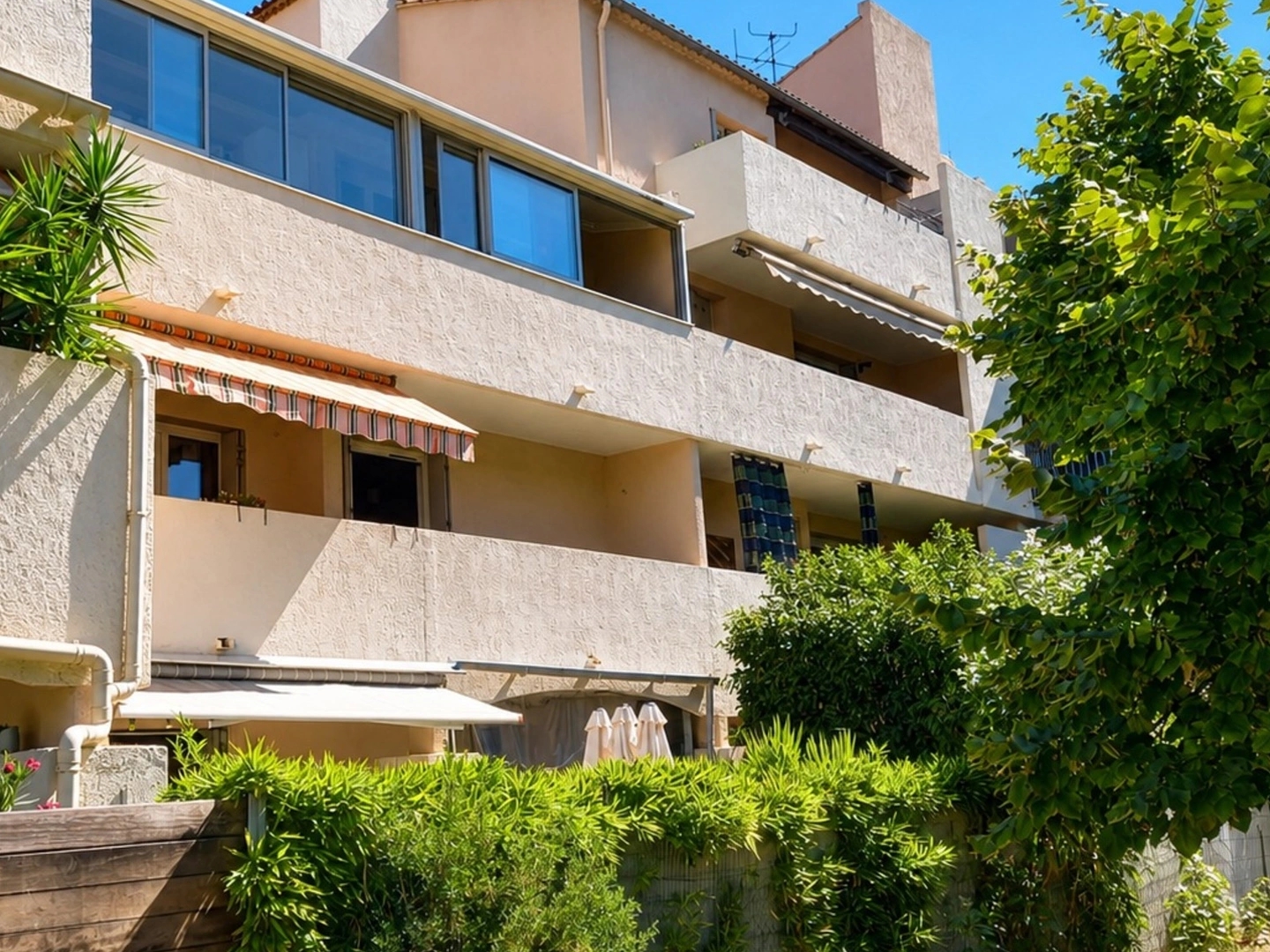 Appartement à vendre - 3 pièces - 73m2 - Le Beausset (83330)