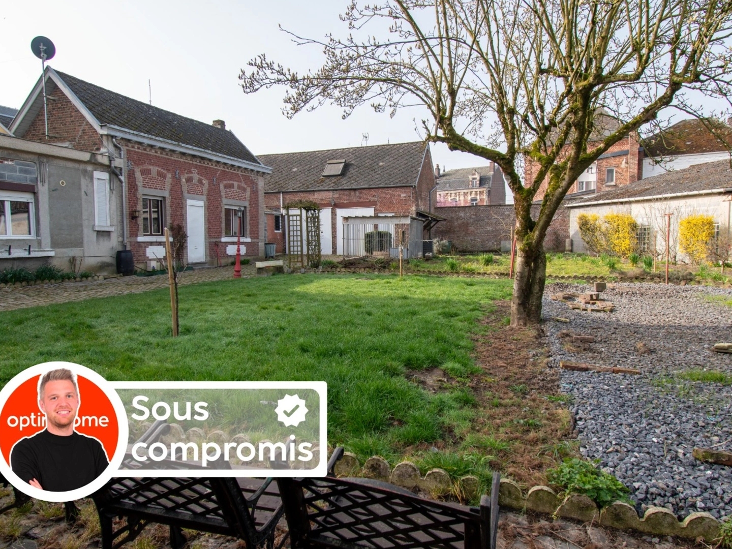 Maison à rénover idéalement située en centre-ville de Landrecies