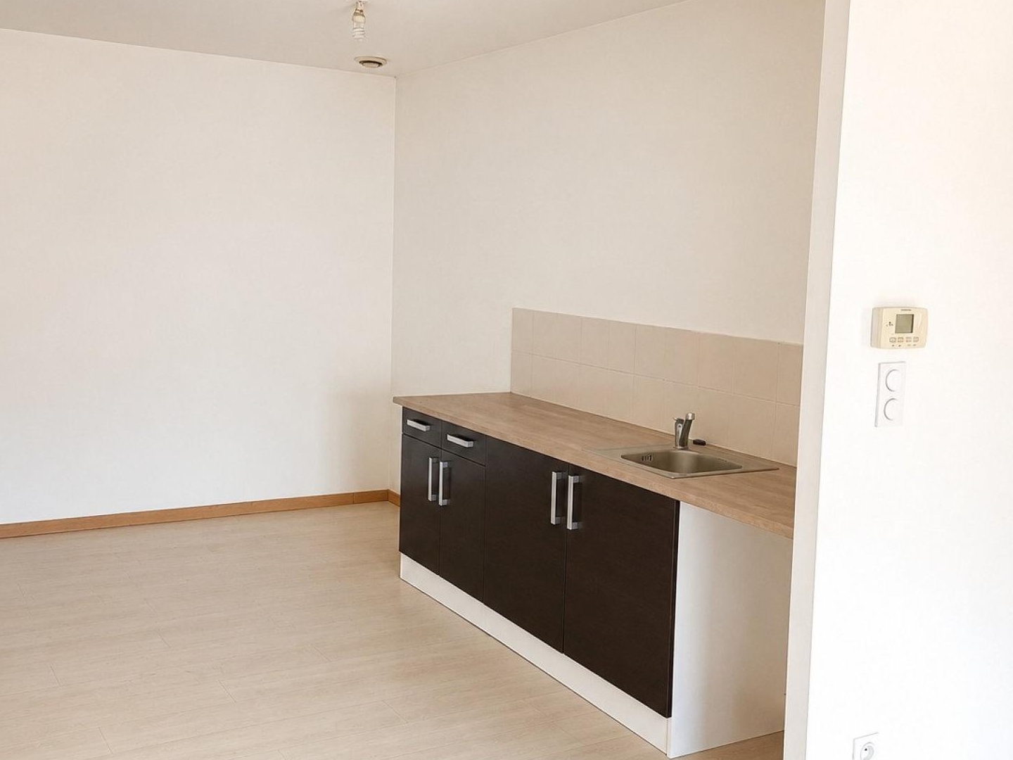 Immeuble à vendre - 198m2 - Maraussan (34370)