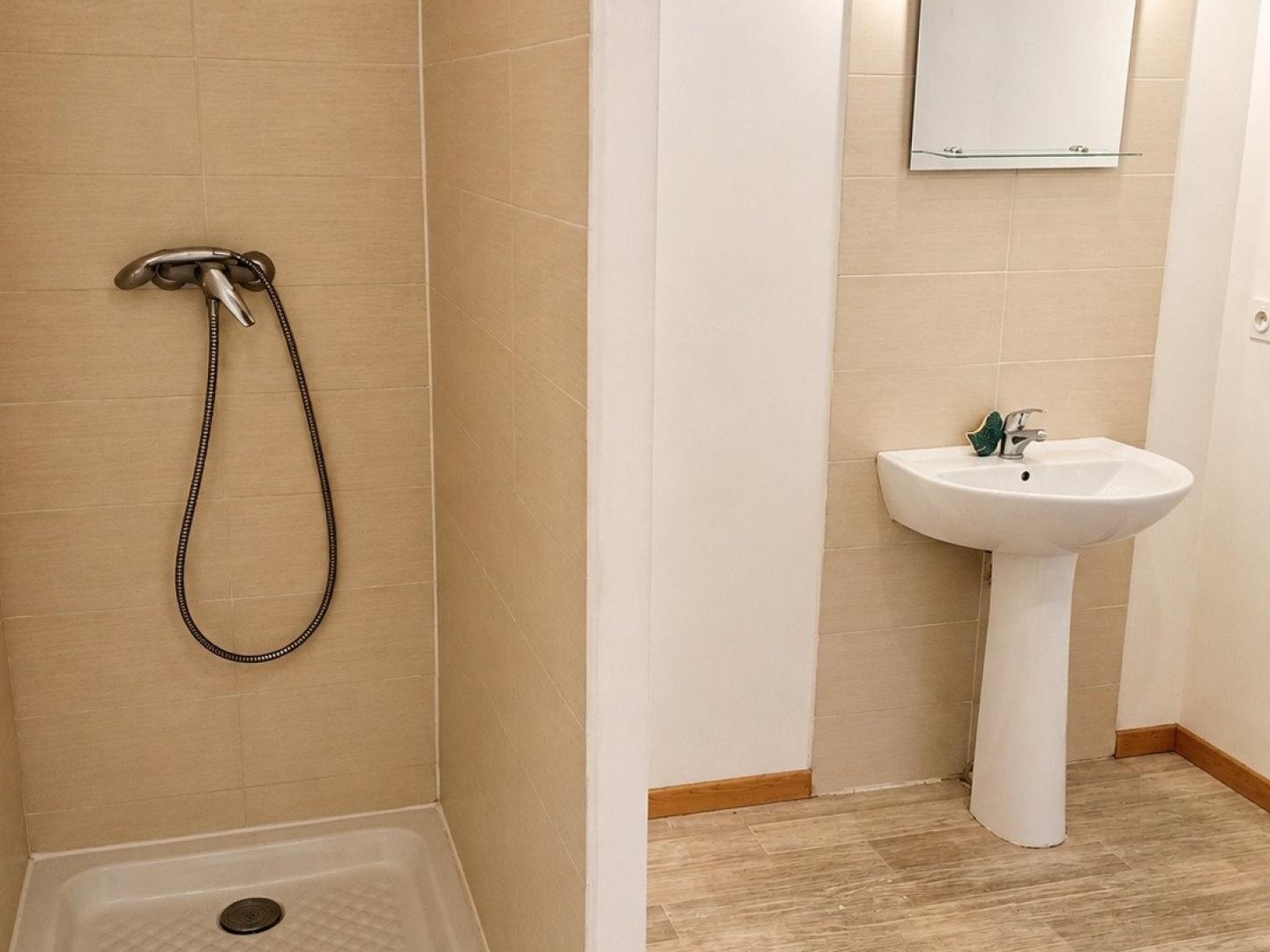Immeuble à vendre - 198m2 - Maraussan (34370)
