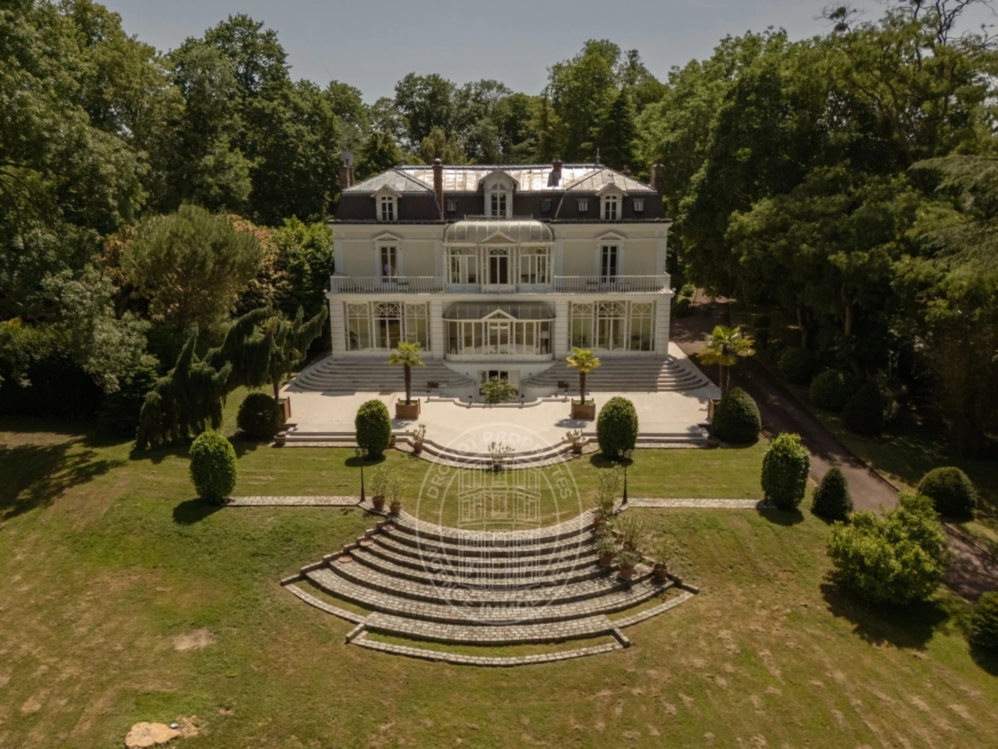 EXCLUSIVITE - Domaine familial - Rubelles - Hôtel particulier du XIXe siècle - Parc, piscine, tennis et dépendances