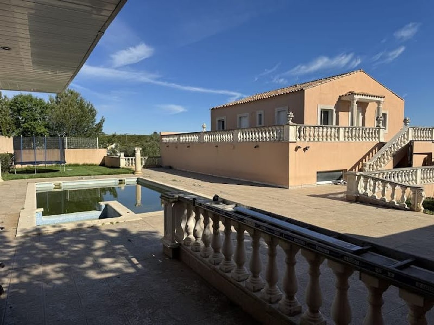 Local 4 pièces 522 m²