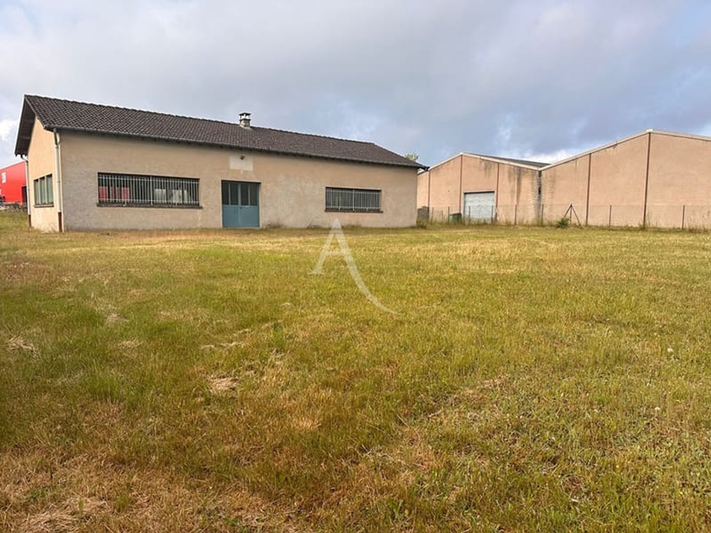 Immeuble commercial 1 pièce 184 m²