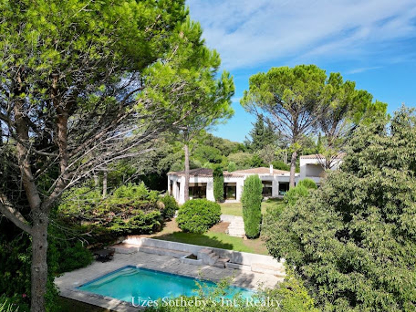 Maison 6 pièces 250 m²