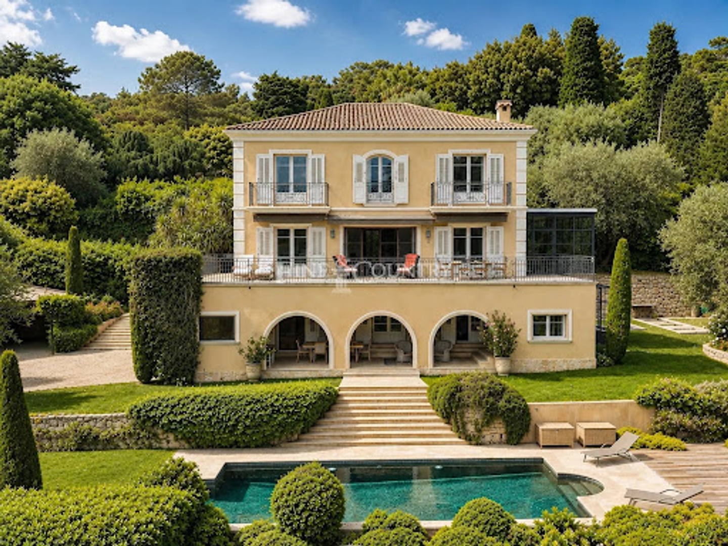 Villa 7 pièces 450 m²