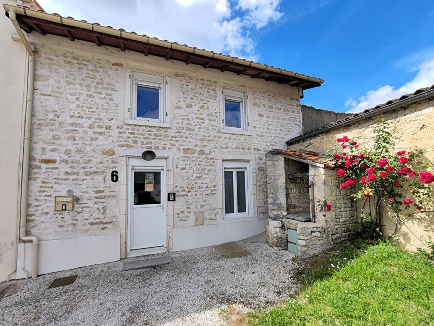 Nuaille D Aunis : Maison 6 pièces, 4 chambres 184 m2