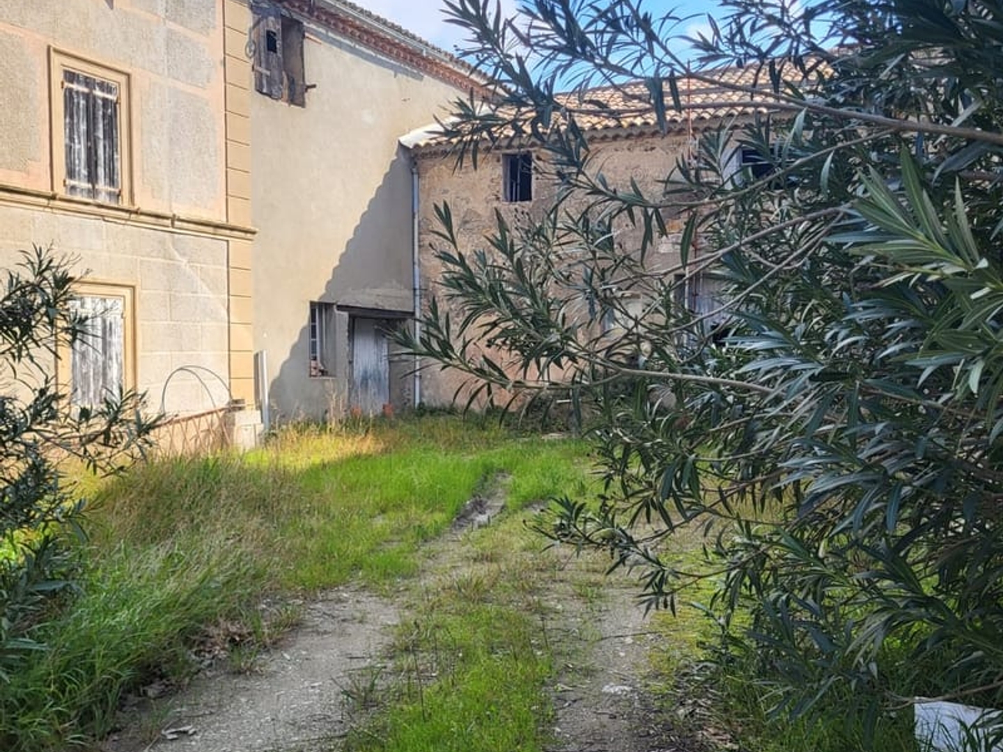 Maison à vendre - 16 pièces - 600m2 - Aigues-Vives (34210)