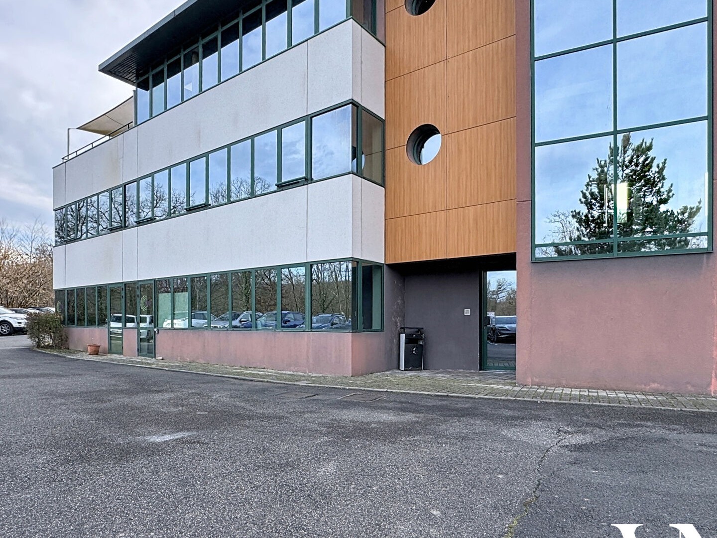Plateau de bureaux de 100m2 à Lissieu, zone Techlid