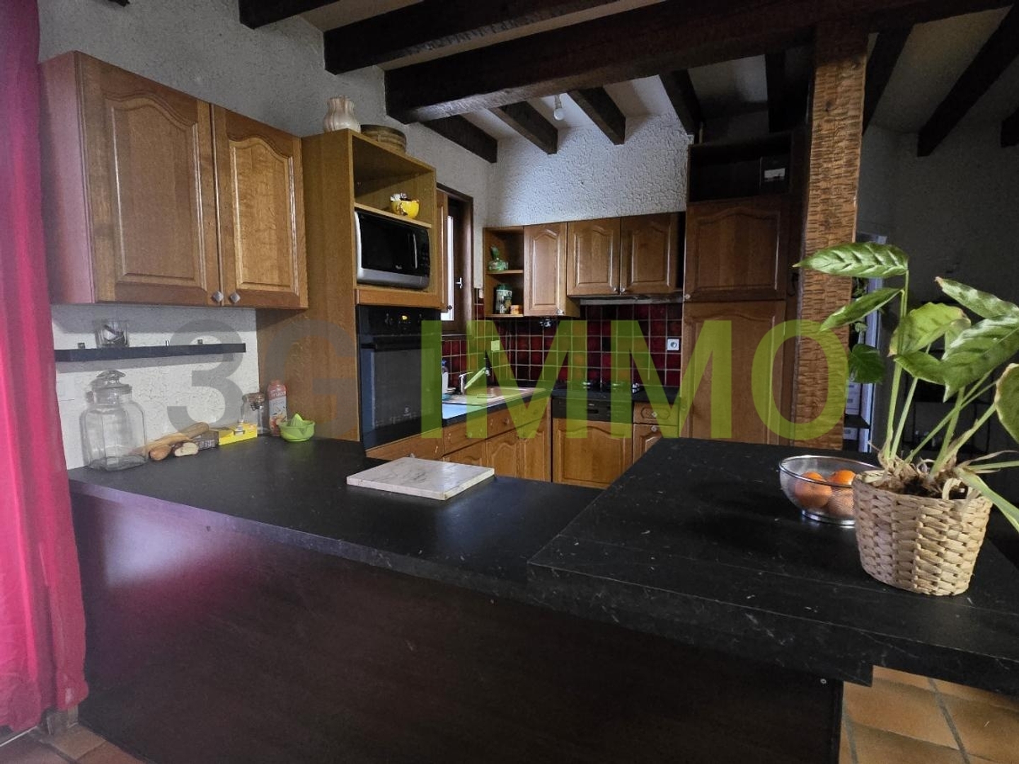 Maison à vendre - 4 pièces - 93m2 - Néronde-Sur-Dore (63120)