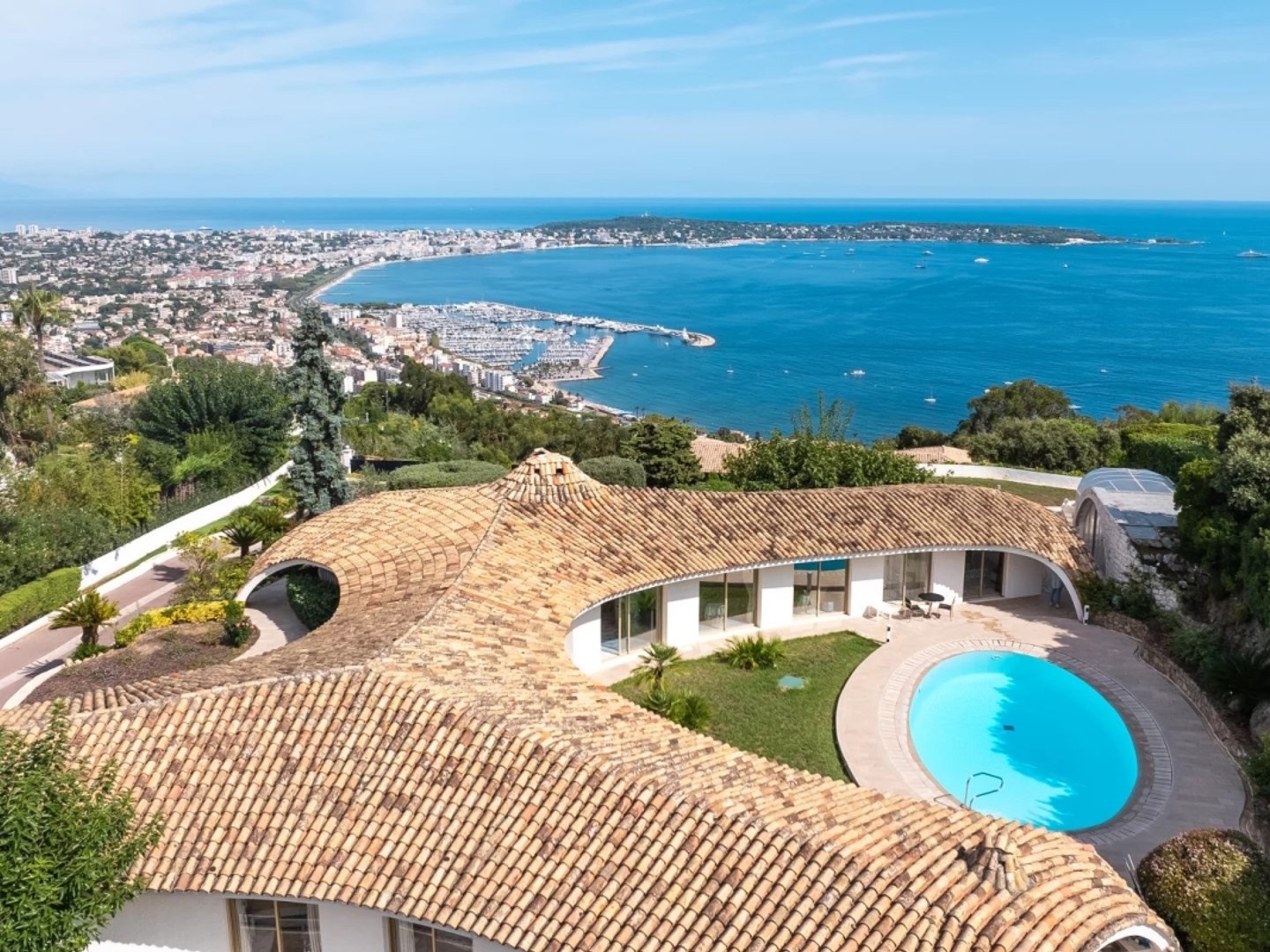 SUPER CANNES - PROPRIETE D'EXCEPTION - VUE IMPRENABLE -