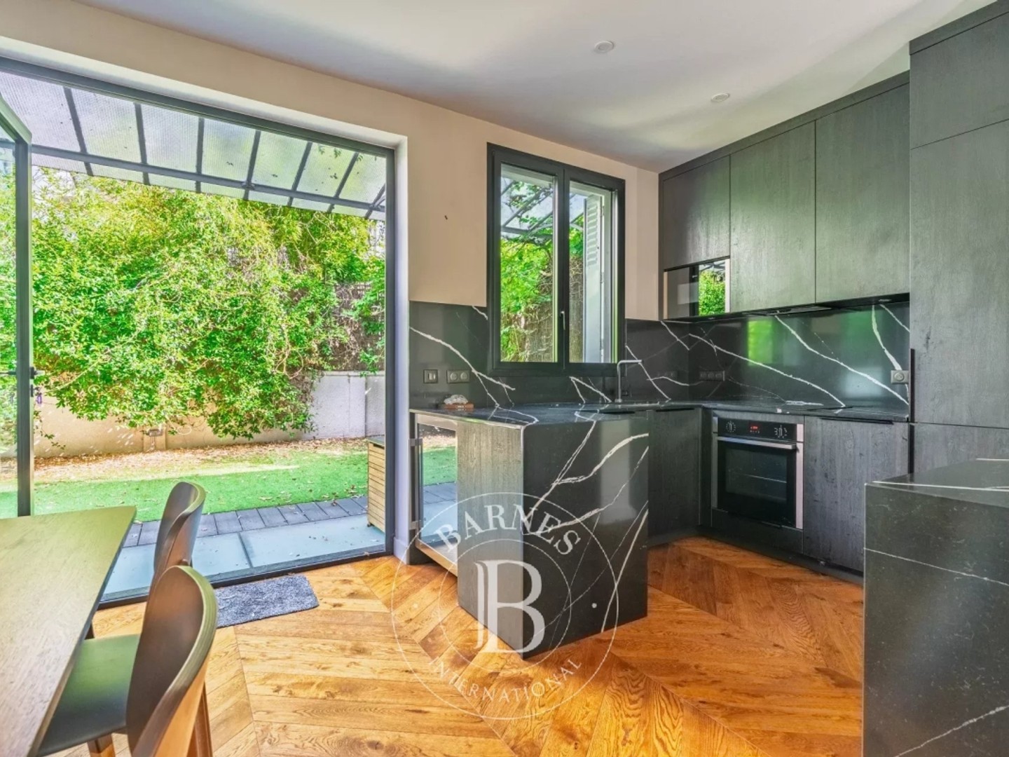 Paris 16 - Auteuil Sud - Maison familiale avec jardin - 3 chambres