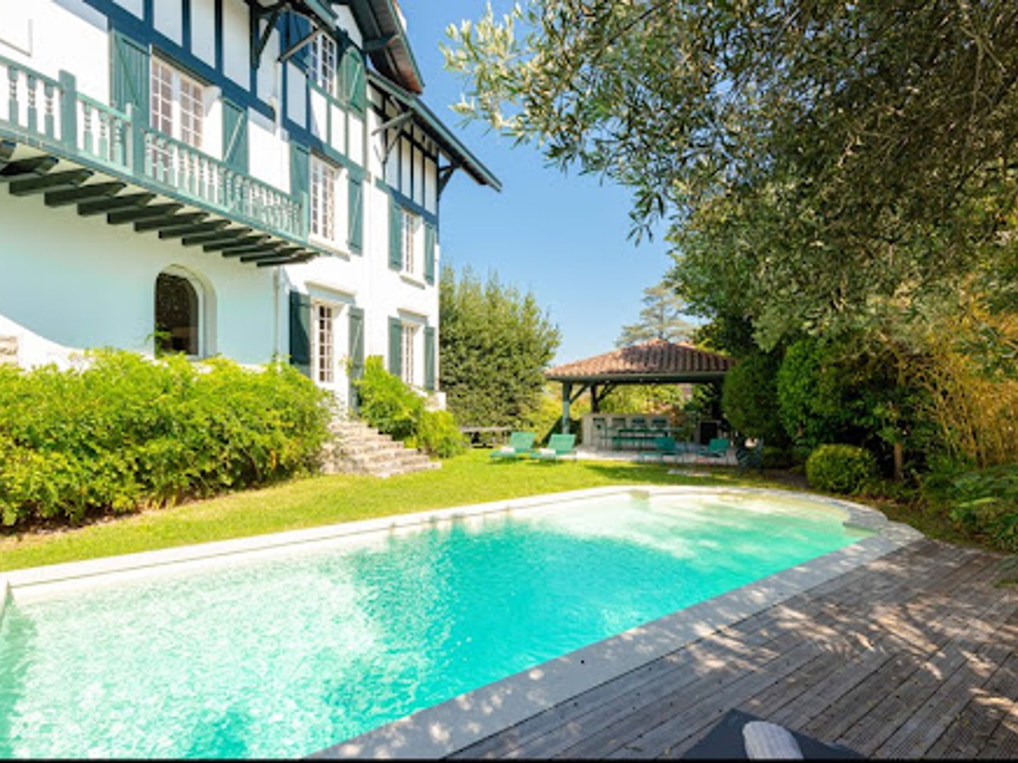 Maison 14 pièces 360 m²