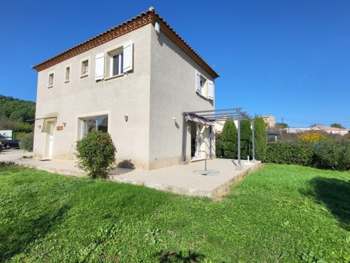 VILLA + garage