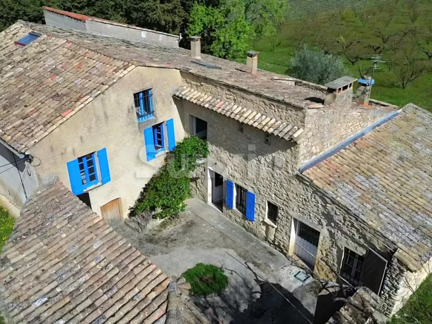 Maison 4 pièces 420 m²