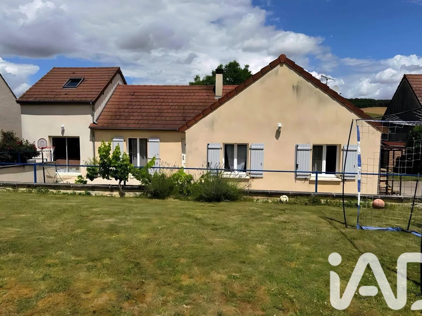 Maison à vendre - 5 pièces - 153m2 - Courtois-Sur-Yonne (89100)