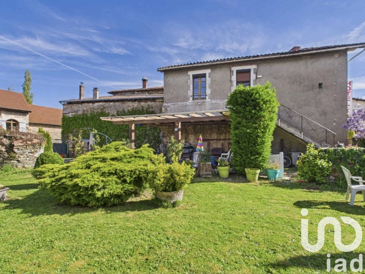 Maison 10 pièces 311 m²
