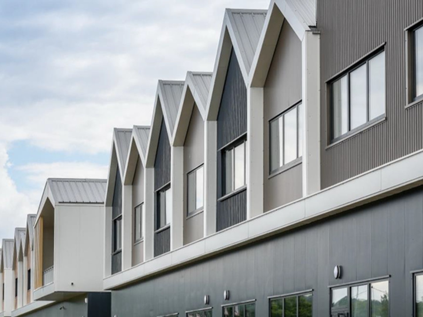 Vente / Local industriel - 886 m²