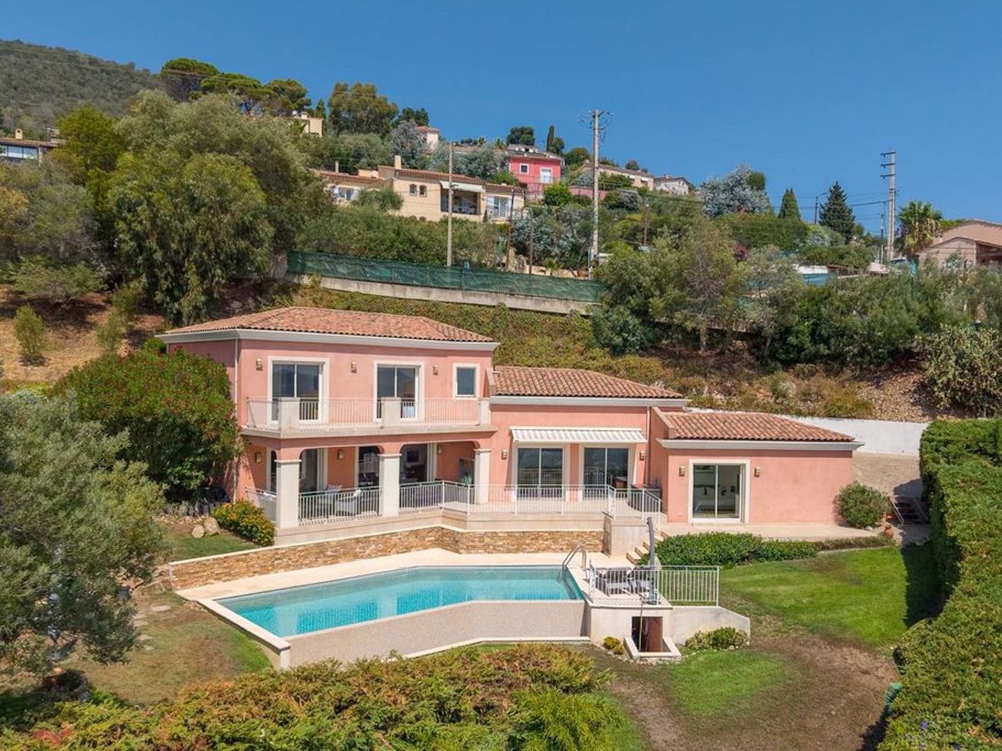 Maison à vendre - 6 pièces - 204m2 - Mandelieu-La-Napoule (06210)
