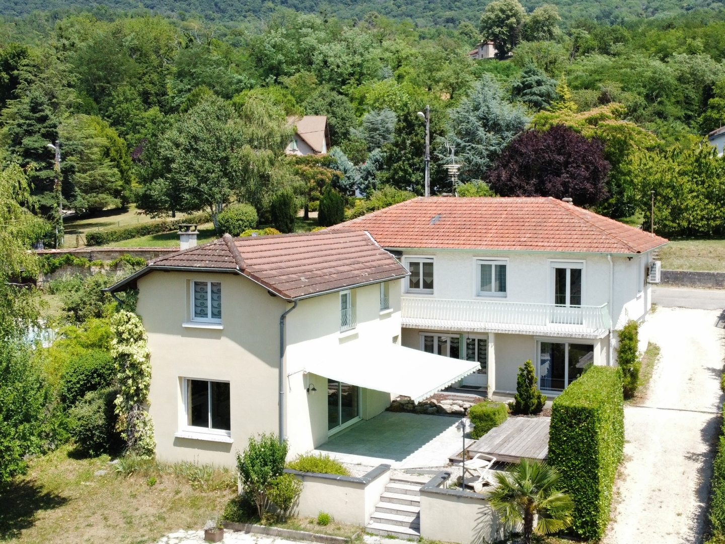 Maison 9 pièce(s) 6 chambre(s) 219 m²
