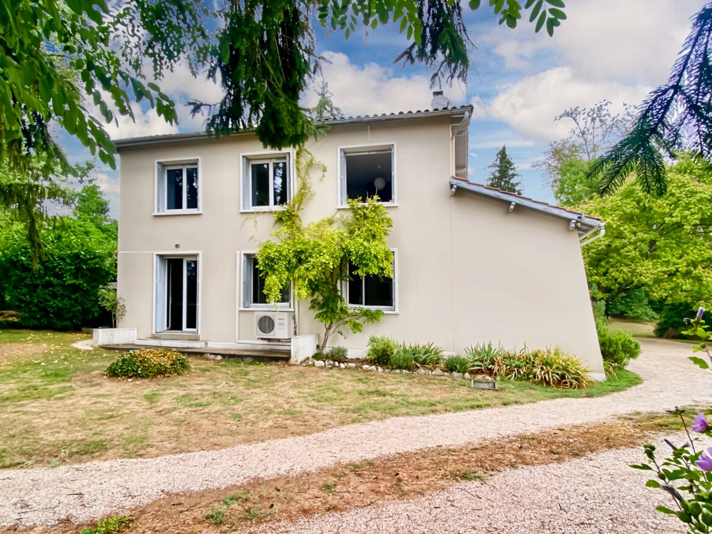 Maison de campagne proche de la Bastide de Tournon