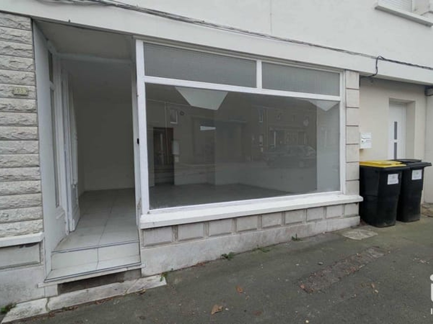 Immeuble commercial 30 m²