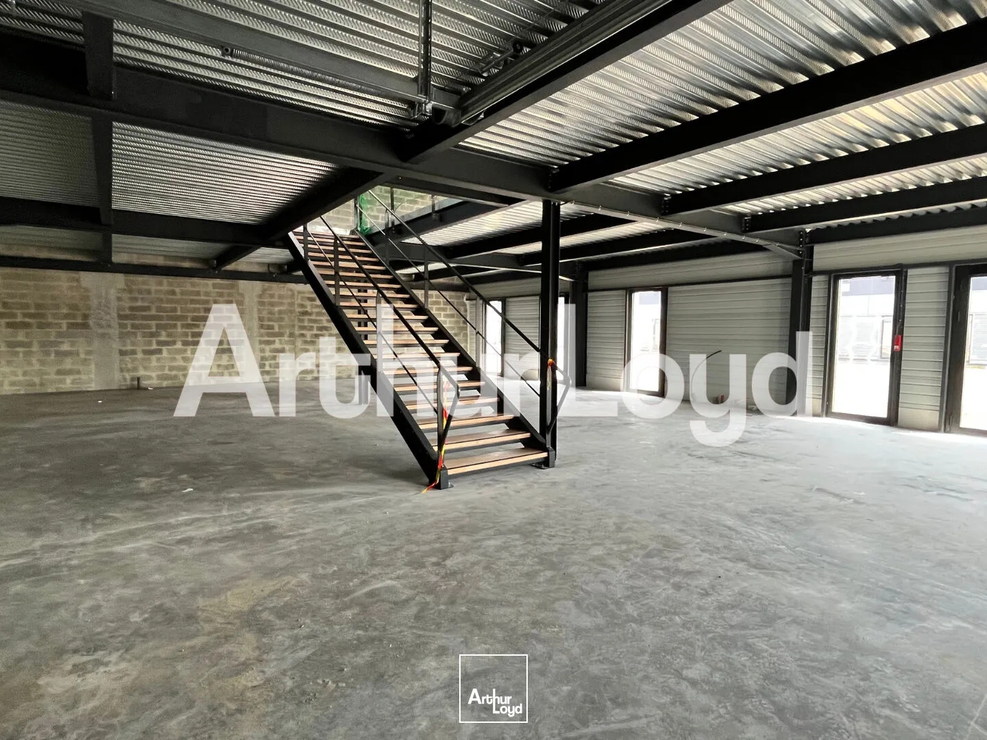 Bureaux à vendre - 340m2 - Ifs (14123)