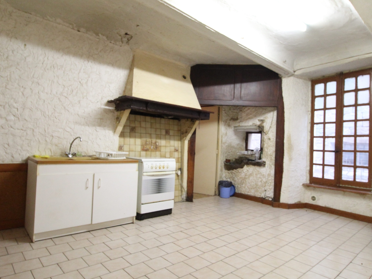 Charmante maison de village de 105 m2 à rénover avec quatre chambres à Vabres-l'Abbaye