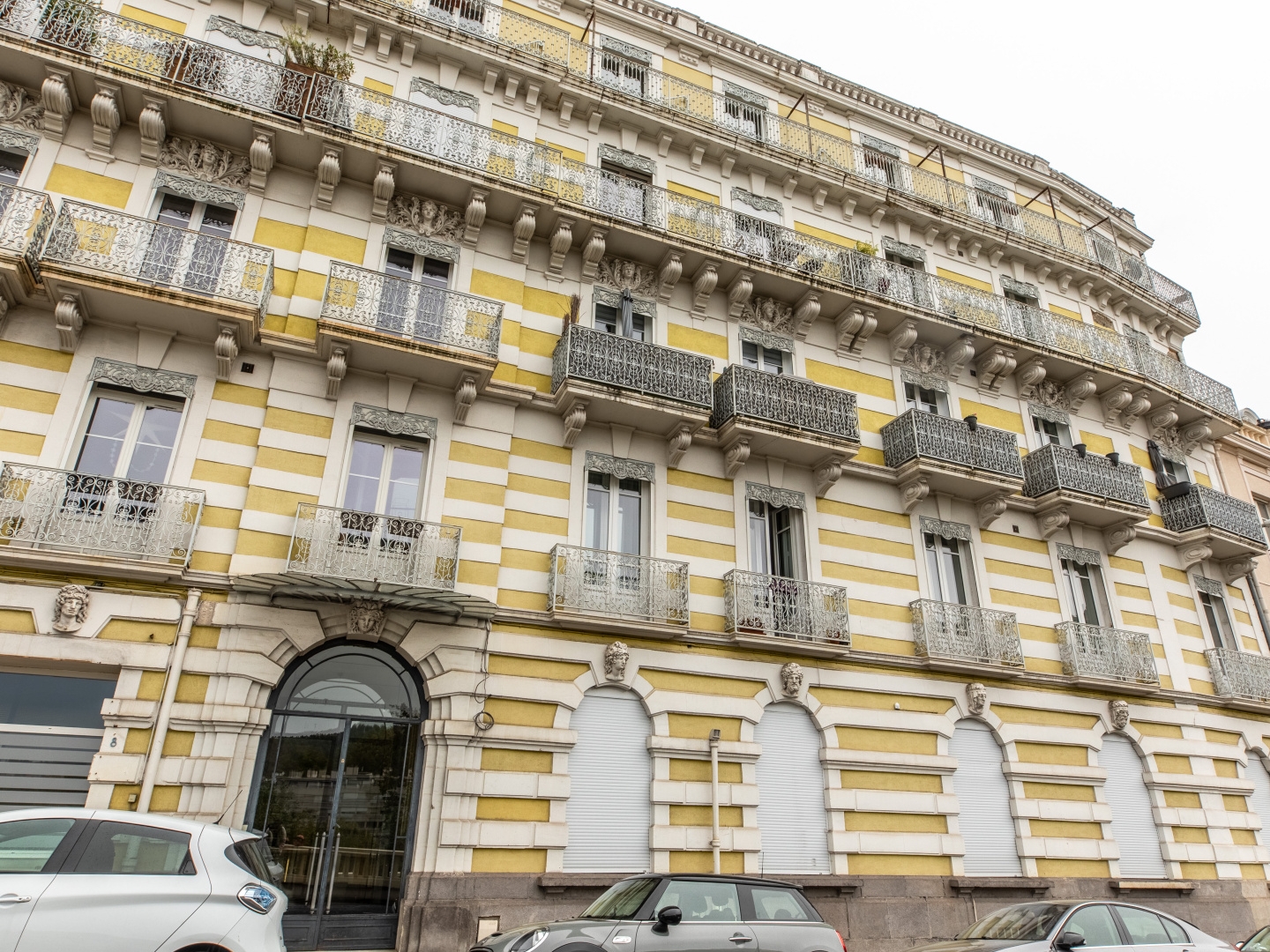 Chamalières, Appart F5, 120 m2, 6 balcons, 3 chbres, parking, cave, grenier, 299 900 euros FAI