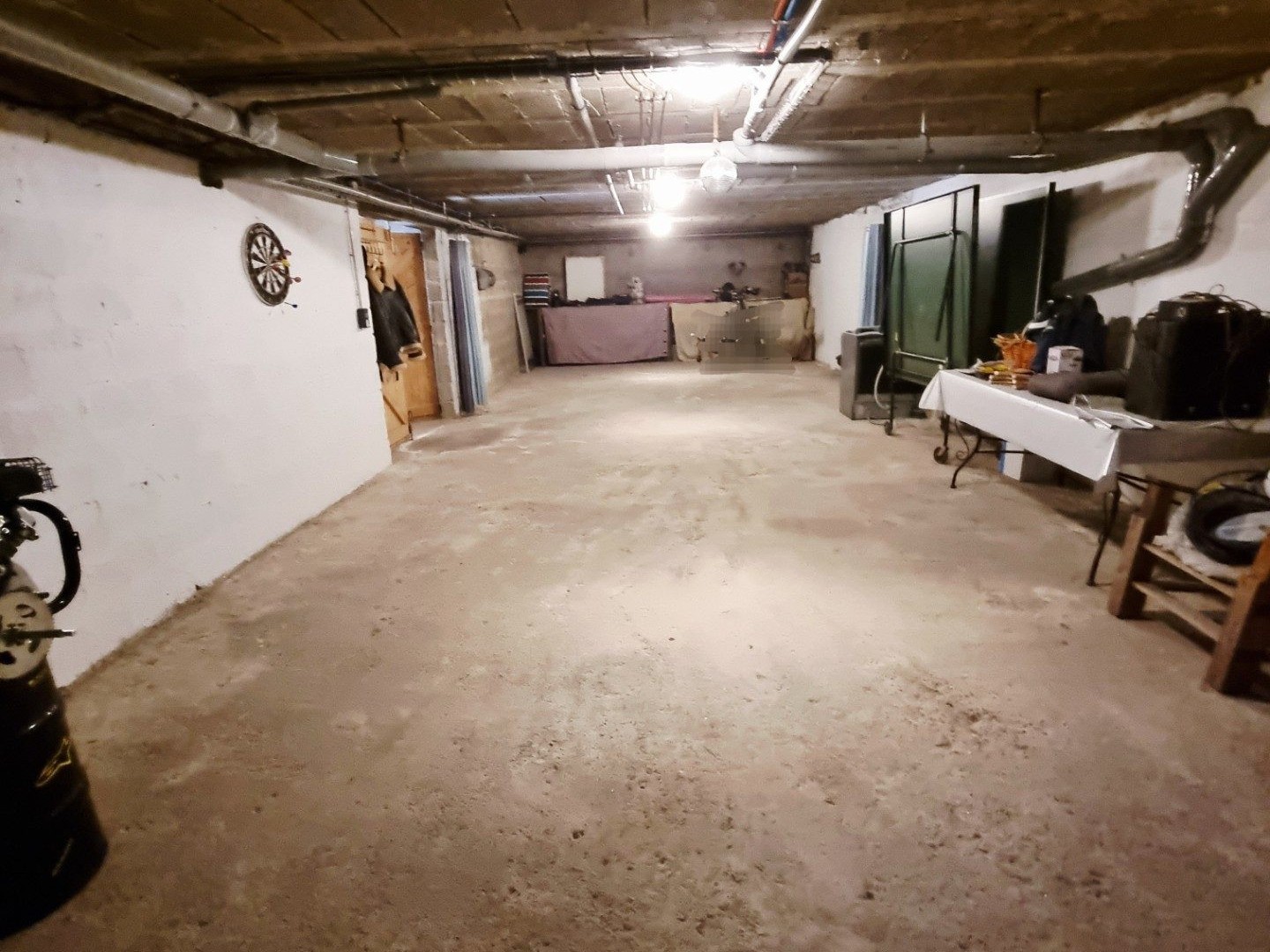 Parking/Garage/Box 130 m²